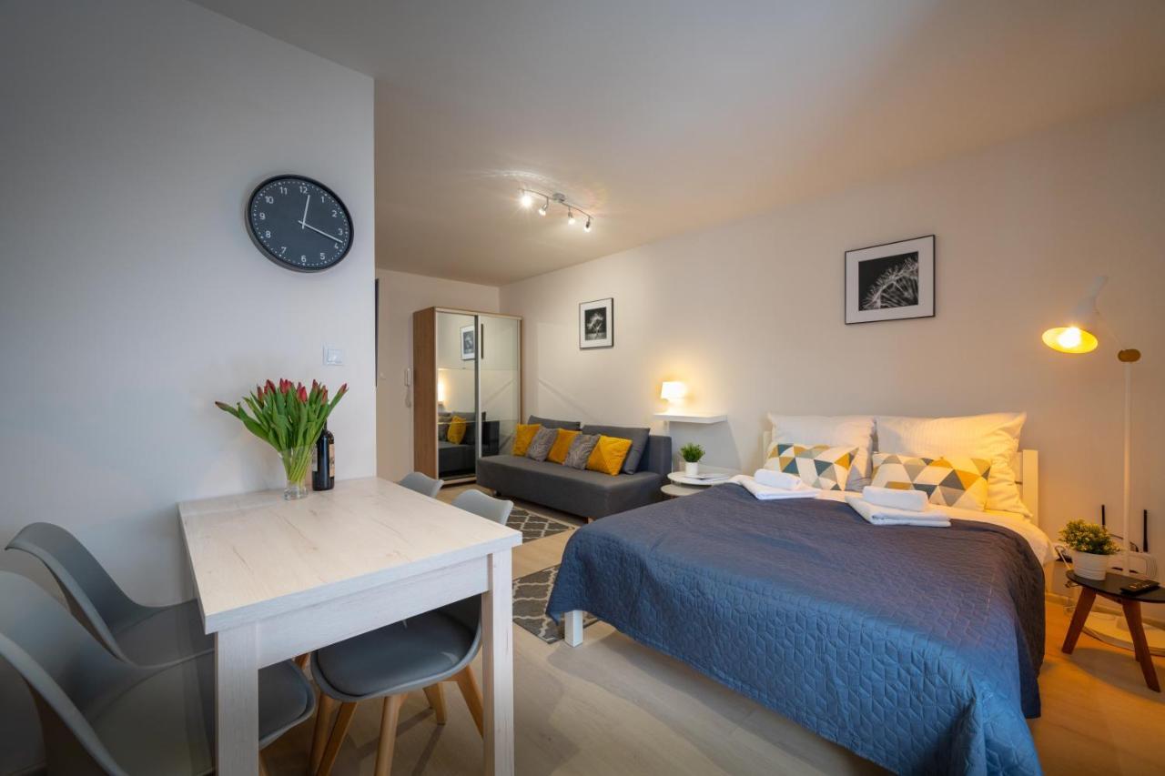 Rentplanet - Apartamenty Pstrowskiego Sklářská Poruba Exteriér fotografie